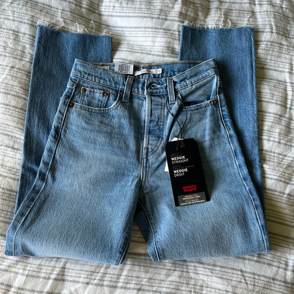 Levi’s wedgie straight jeans - Picture 2 of 4